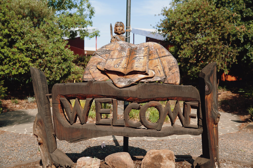Carved wooden welcome at Condobolin